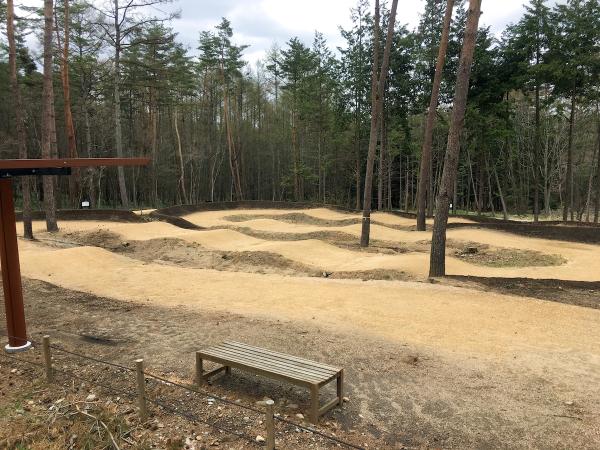マウンテンバイクのフィールドをつくりました。